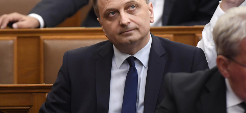 Brenner Koloman Jaguarra cserélte a Volvóját