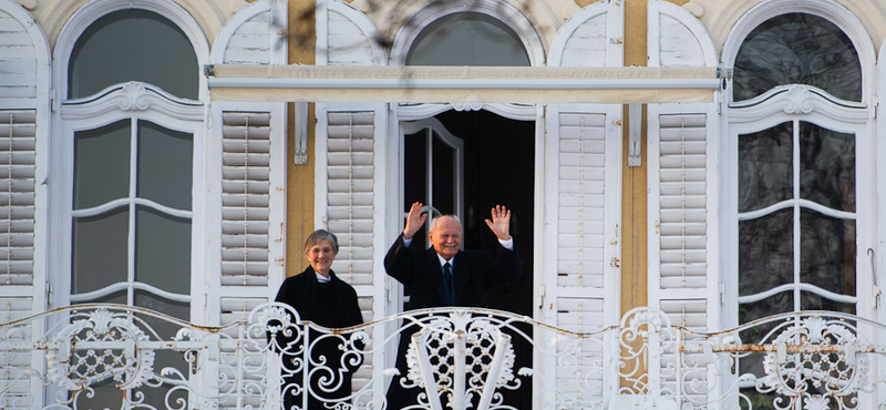 A nap képe: szerenád Göncz Árpád születésnapja alkalmából
