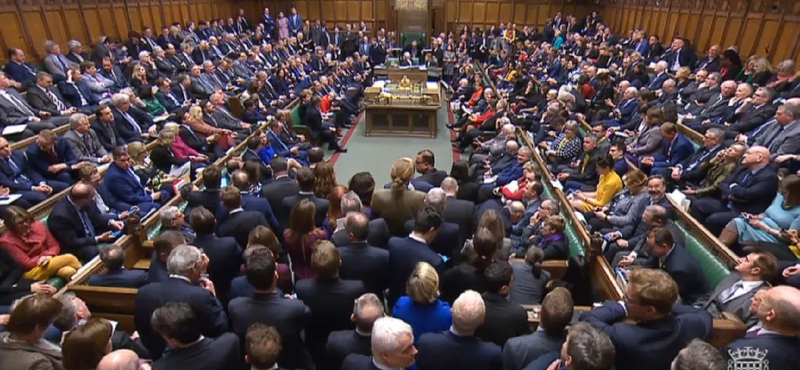 Boris Johnson elbukta: szerdán újra összeül a brit parlament