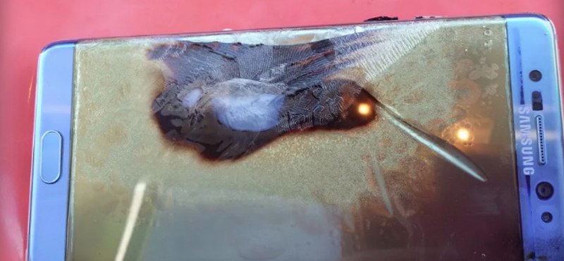 Hát már sosem lesz vége? Pert indítottak a Samsung ellen a Note7 miatt