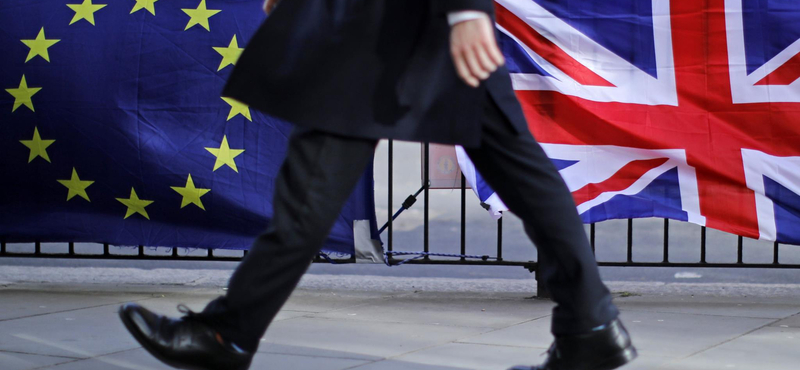 Brexit: 55 ezer magyar biztosan kint marad