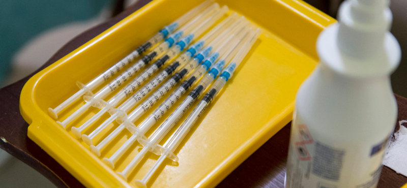 Hamarabb szállít az EU-nak 10 millió vakcinát a Biontech–Pfizer