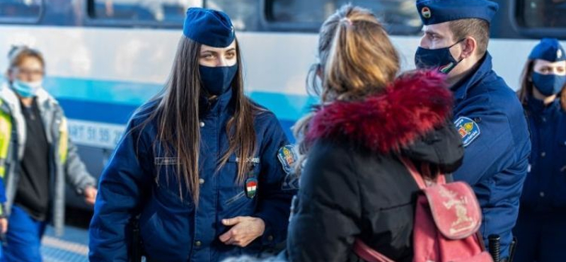 3300-nál is több ukrajnai menekült érkezett vonattal Budapestre szerdán