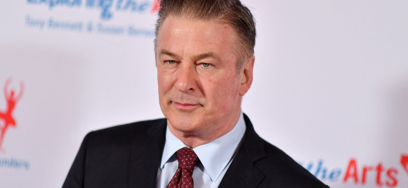 Másfél év börtön a legsúlyosabb ítélet, amit Alec Baldwin kaphat