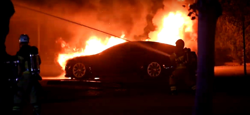 Teslák lángoltak Malmőben, a rendőrség nyomozást indított – videó