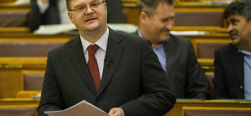 Répássy Róbert mégiscsak kapott egy kicsi posztot