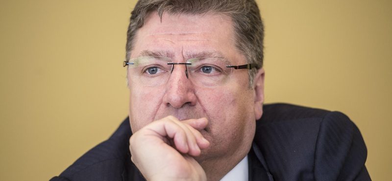 Parragh: A tanároknak ott a szabad nyár, a tűzoltóknak meg az adrenalinlöket