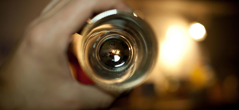 Napokig tartó, több ezres, nemzetközi illegális újévi buli Franciaországban