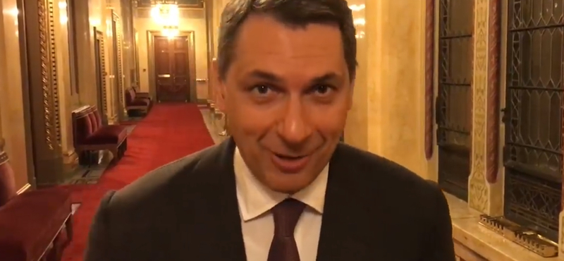 Lázár János 2015-ös szavai nullázzák le a kormány mai véleményét