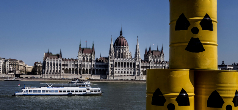 Révész: A brüsszeli pávák haláltánca