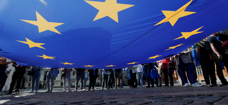 A magyarok 77 százaléka előnyösnek tartja az ország EU-tagságát