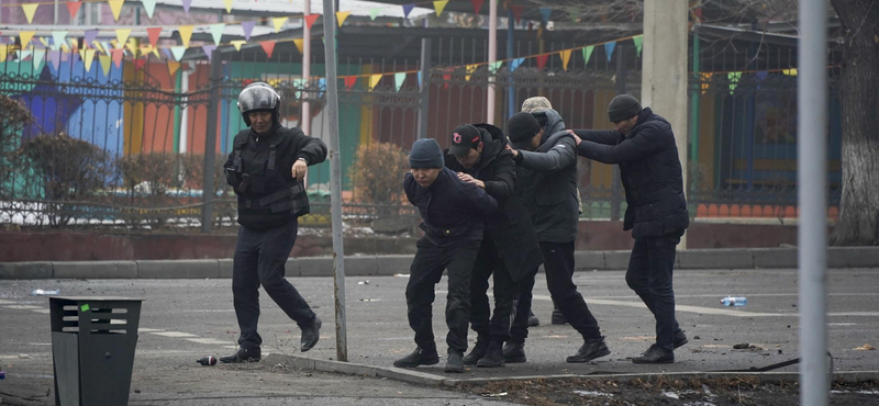 A kazahok elmondták, szerintük hány halottja volt a tüntetéseknek