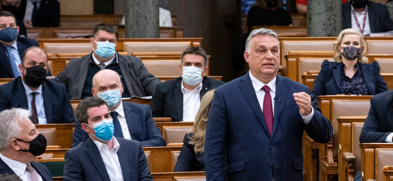 Jakab lekommunistázta Orbánt, aki erre bohócnak nevezte