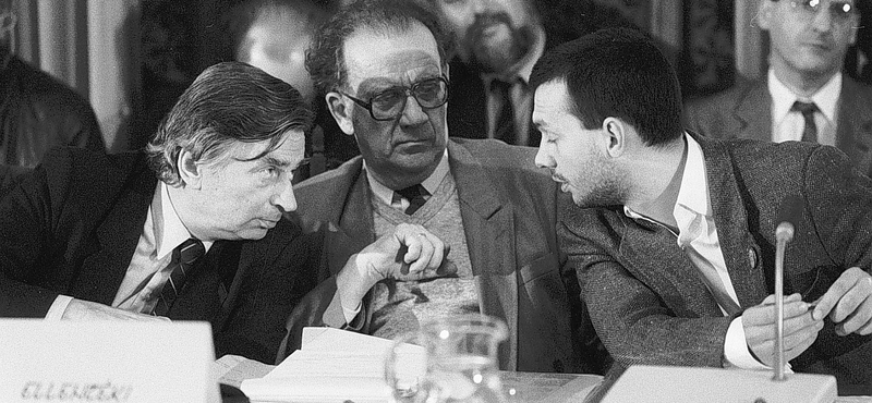 Ős MDF-es sátorállítóra bíznák a rendszerváltás értékelését