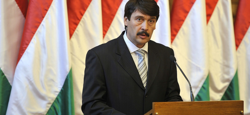 Áder: itt az alkalom, hogy a magyarok önvizsgálatot tartsanak