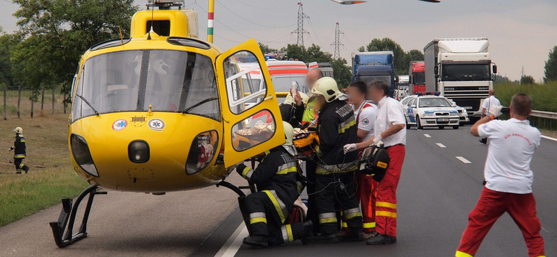 Mentőhelikoptert hívtak egy elgázolt kerékpároshoz