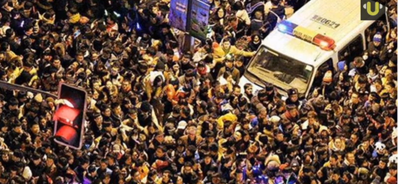 Tragikus Szilveszter Sanghajban, 36 embert agyontapostak - videó