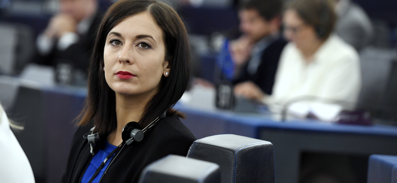 Kirúgták a szülész főorvost, aki gyomorforgató kommenteket írt Cseh Katalin posztjához