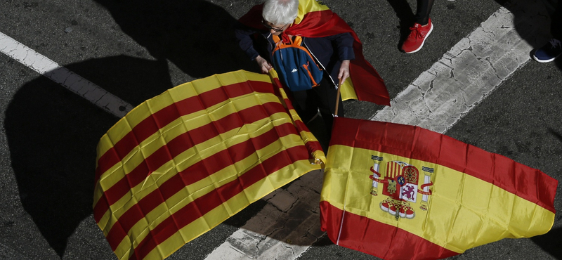 Megkezdte a spanyol kormány a katalán kormányzati feladatok átvételét