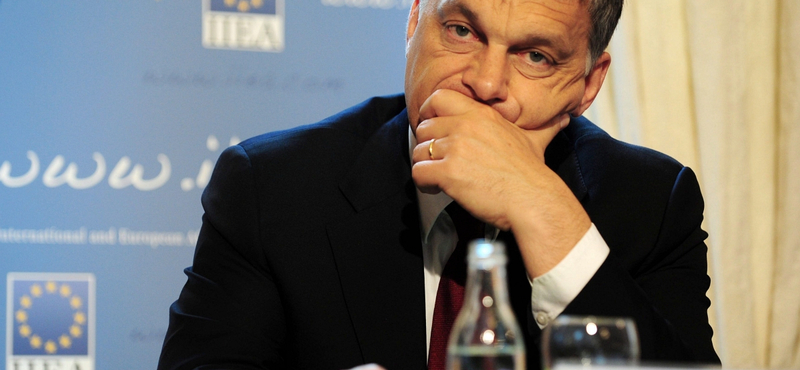 Orbán a Blikkben: roncsautóba kellett beülnöm