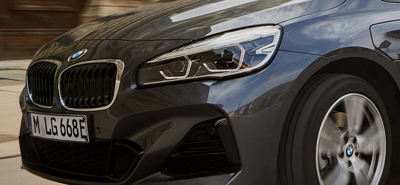 Nagyobb elektromos hatótávú lett a BMW zöld rendszámos 2-es modellje