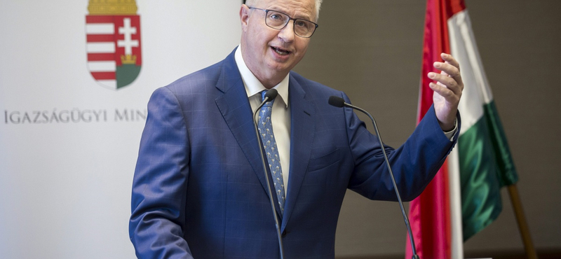 Trócsányi nem ismeri a bírákat, az ügyvédek közt viszont kevés a komcsi