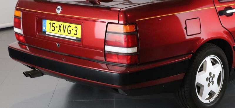 Ferrari szívvel: keveset futott Lancia Thema 8.32 várja új gazdáját