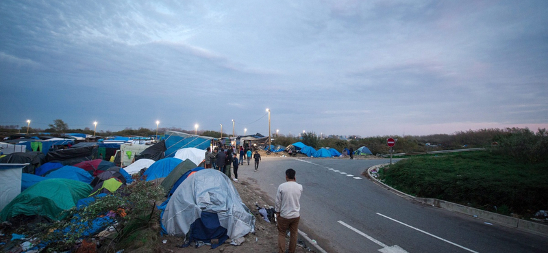 250 migráns csapott össze rendőrökkel Calais-ban