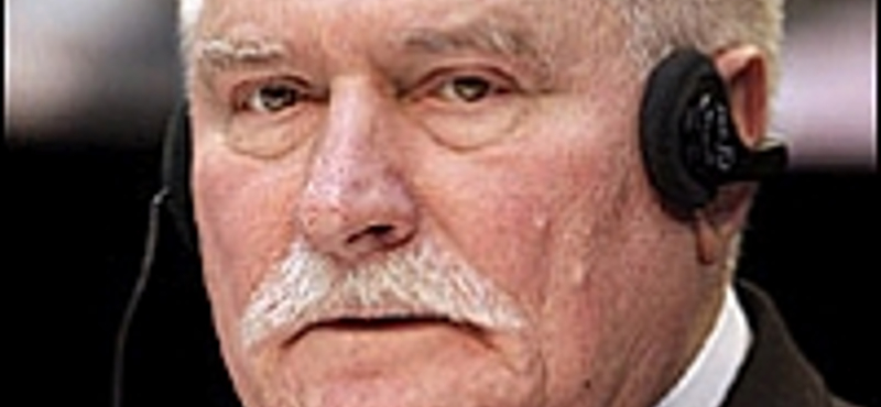 Walesa meglátogatta Jaruzelskit a kórházban