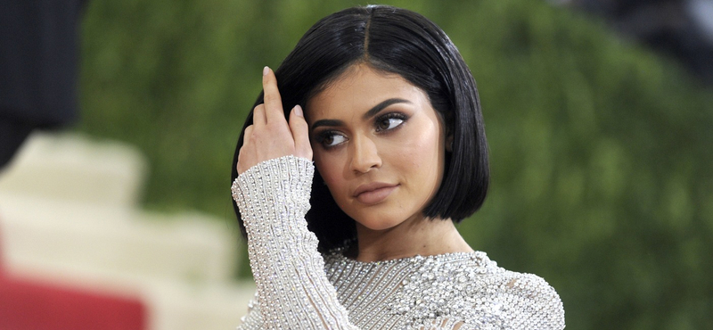 Adományt gyűjtenek a dúsgazdag Kylie Jenner számára, hogy még gazdagabb legyen