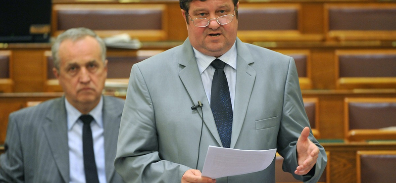 Agyba-főbe adóztathatnának az önkormányzatok