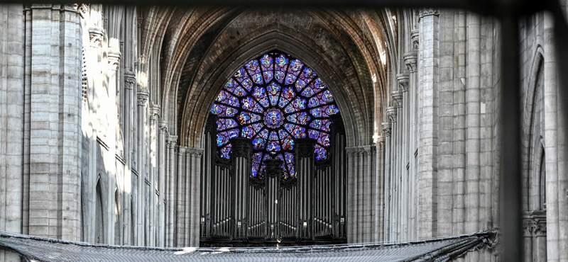 Macron: Öt év alatt újjáépítjük a Notre-Dame-ot