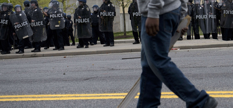 Emberöléssel vádolják a baltimore-i rendőröket