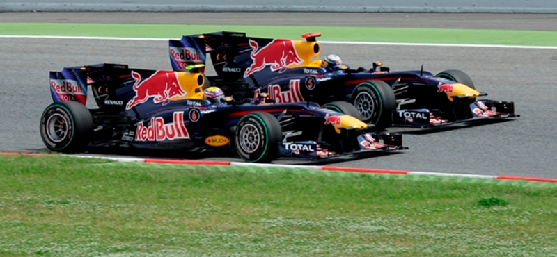 Hamilton nem megy a Red Bullhoz: „az csak egy italcég”