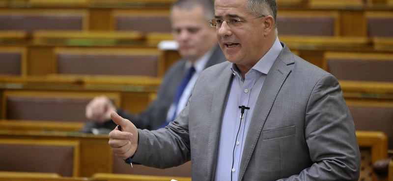 Hatalmasat csúsztatott vagy rosszul fogalmazott Kósa a "rabszolgatörvény" záróvitájában