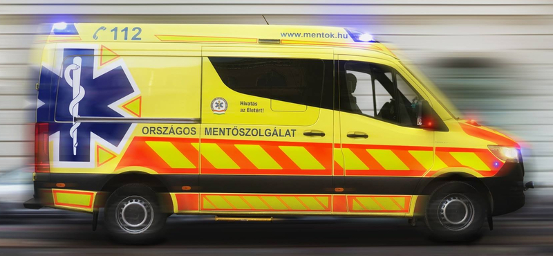 Ittasan ugrott a Dunába cipője után