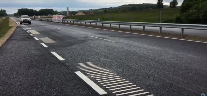 Elegük van a Republic slágeréből a 67-es út mellett élőknek