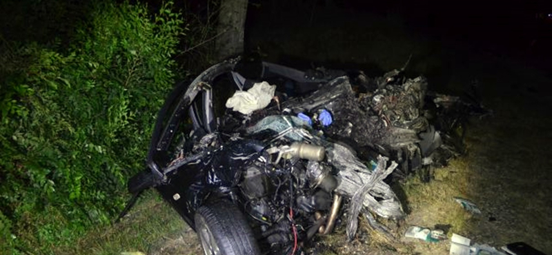 Szomorú fotókat közölt a rendőrség a nyárlőrinci balesetről