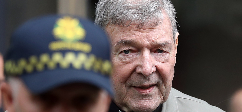 Hat év börtönt kapott a pedofil bíboros