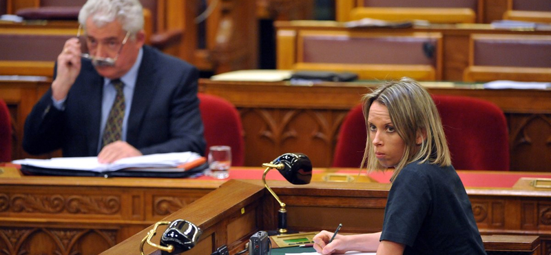 Így dolgoznak világbajnok gyorsíróink a parlamentben - fotógaléria