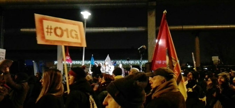 Pénzeken is terjed a tüntetések fő jelszava – fotó