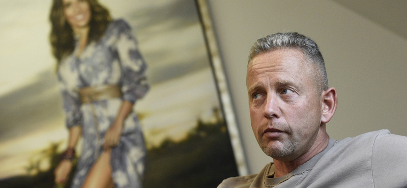 Schobert Norbert: Kár levetkőzni 45 percért