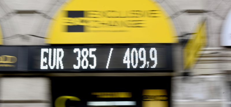 Túl a rémálomhatáron: a bankokban már 400 forintnál drágábban vehetjük az eurót