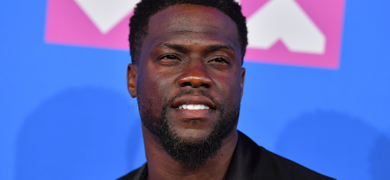 Kevin Hart ismét a Parlament előtt fotózkodott