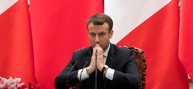 A francia elnök feladta a leckét rongyrázó kollégáinak