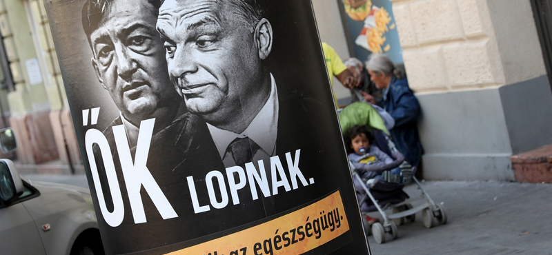 Simicska cégeit állítólag felnyomták a NAV-nál a Jobbik-plakátok miatt