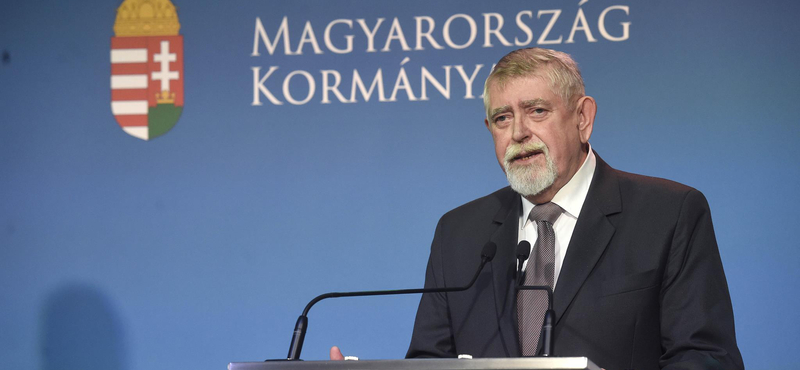 Népszava: Kásler visszaengedi gyógyítani a 65 év feletti orvosokat