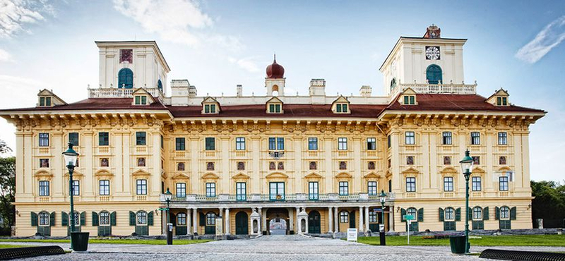 5 sosem hallott történet az Esterházy családról