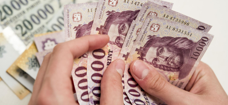 438 ezer forintos átlagfizetést mért a KSH