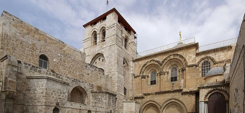 Vandálok vagy zarándokok? - Graffitik a Szent Sír-templomban